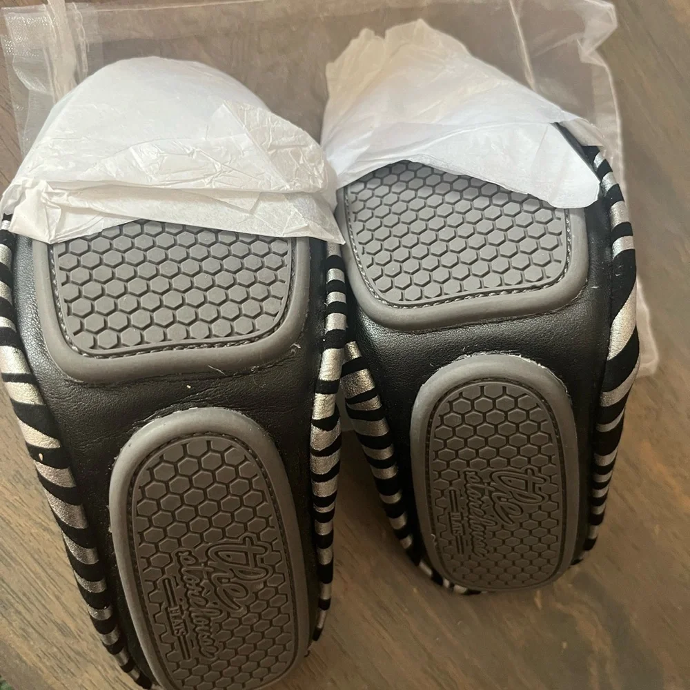 THE STOREHOUSE FLATS Stylish Zebra Print Flats SZ 7 new